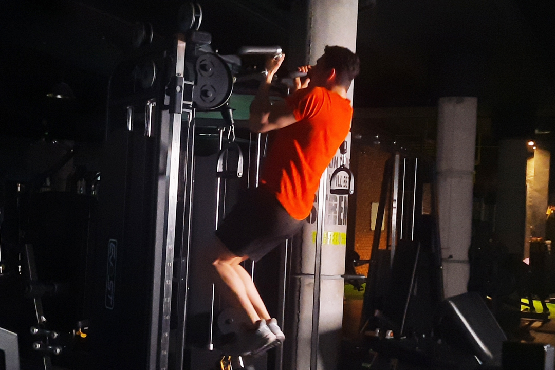 بارفیکس دست معکوس با وزنه