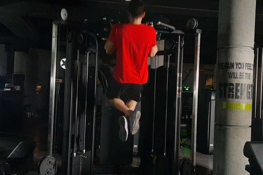 بارفیکس دست جمع معکوس