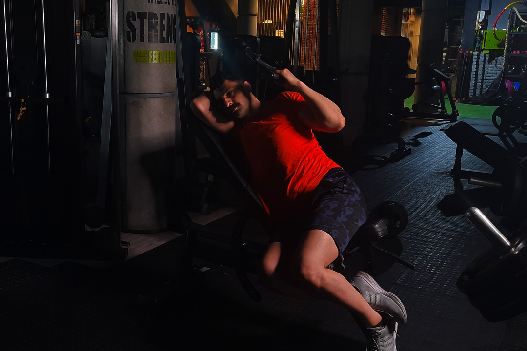 زیربغل قایقی سیم کش به پهلو میز شیب