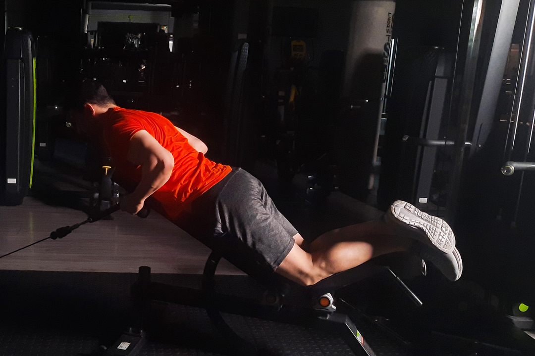 زیربغل قایقی سیم کش طنابی از پایین میز شیب