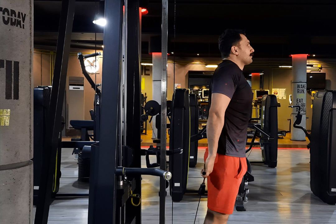 سرشانه شراگ سیم کش از پشت