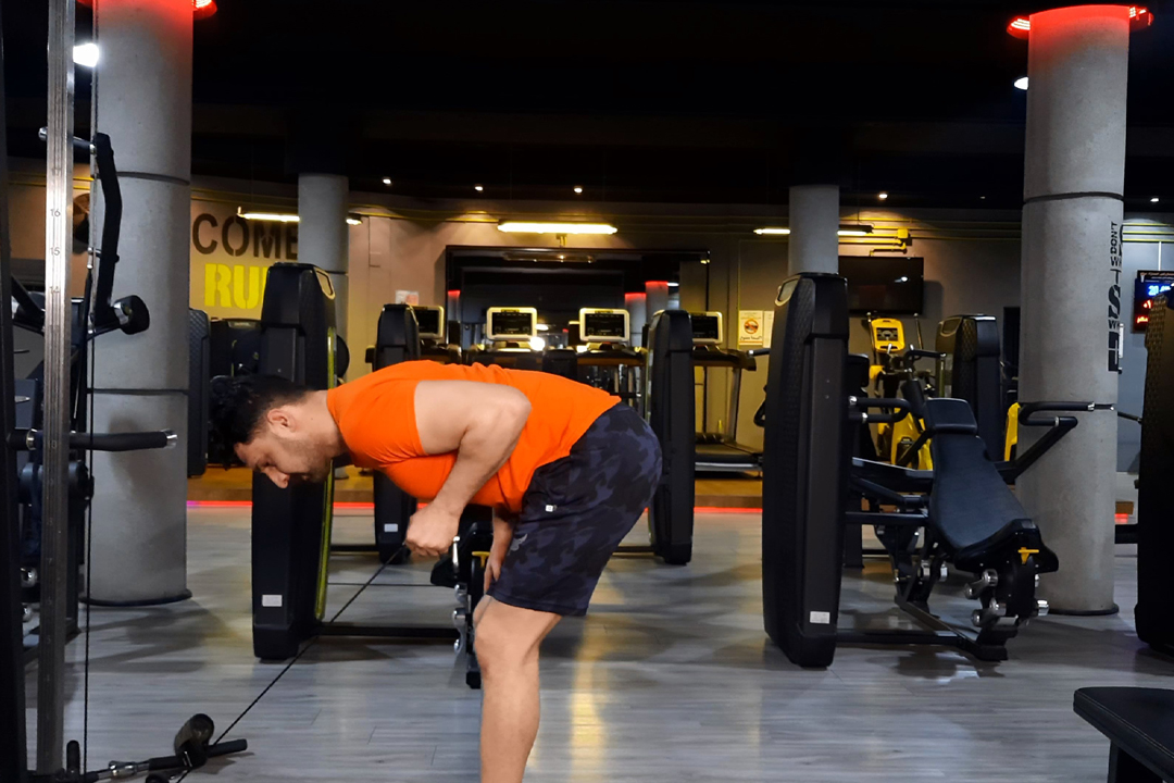 پشت بازو سیم کش کیک بک از پایین