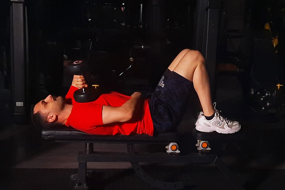 پشت بازو دمبل تک از پهلو خوابیده