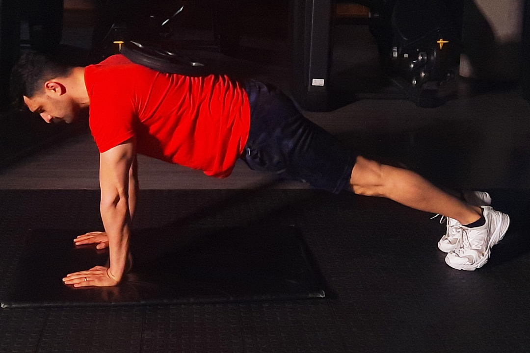 پشت بازو حالت شنا با وزنه