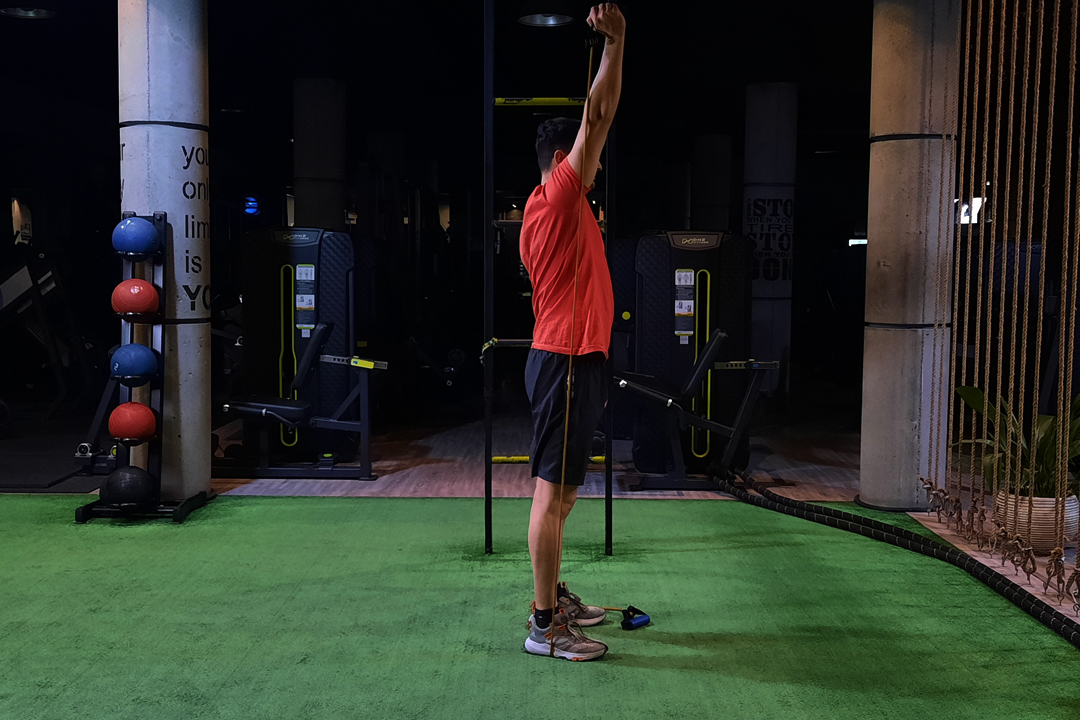 پشت بازو با کش تک بالای سر