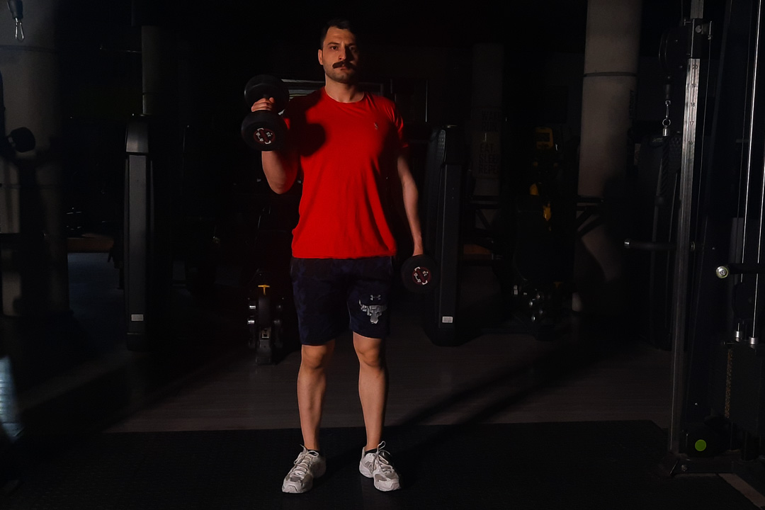 جلو بازو دمبل چکشی متناوب