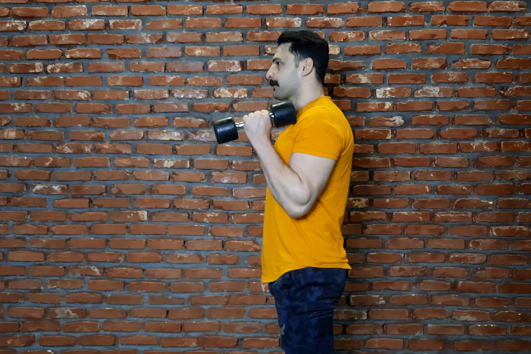 جلو بازو دمبل چکشی تک