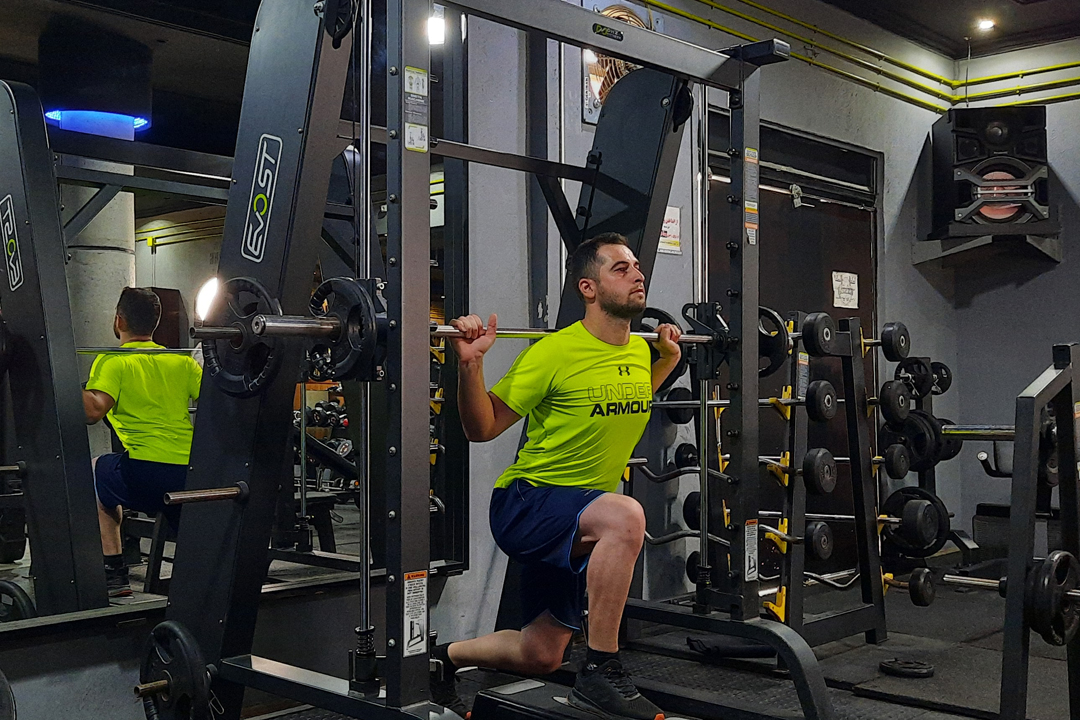 اسکوات اسپلیت (بلغاری) اسمیت روی استپ