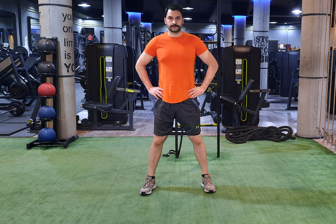 راه رفتن به پهلو با کش بالای زانو