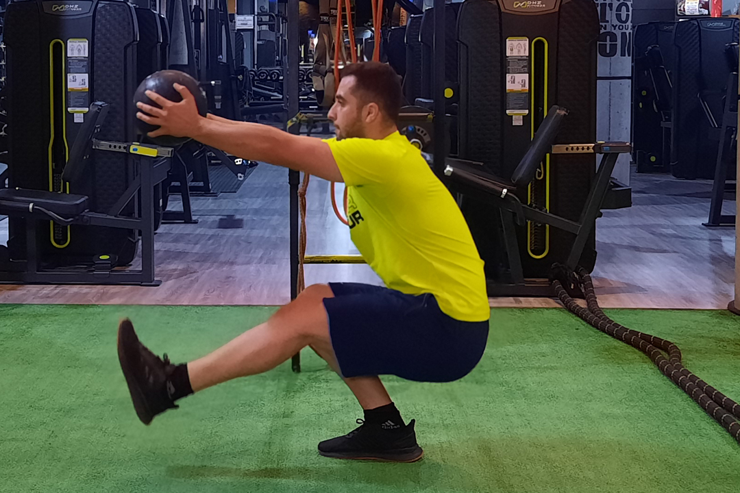 اسکوات پیستولی تک پا با توپ