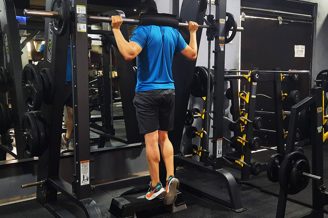 ساق پا اسمیت تک روی استپ