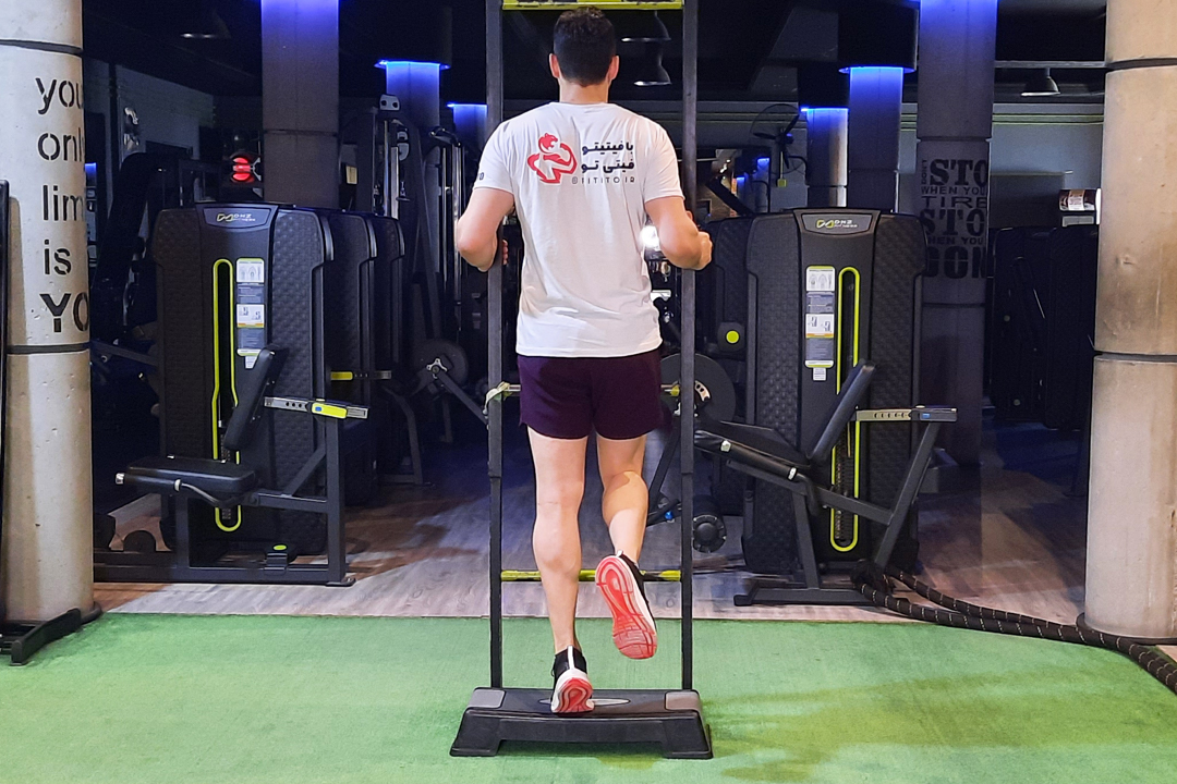 ساق پا تک روی استپ