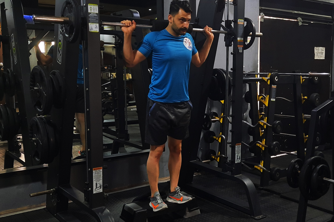 جلو ساق اسمیت روی استپ