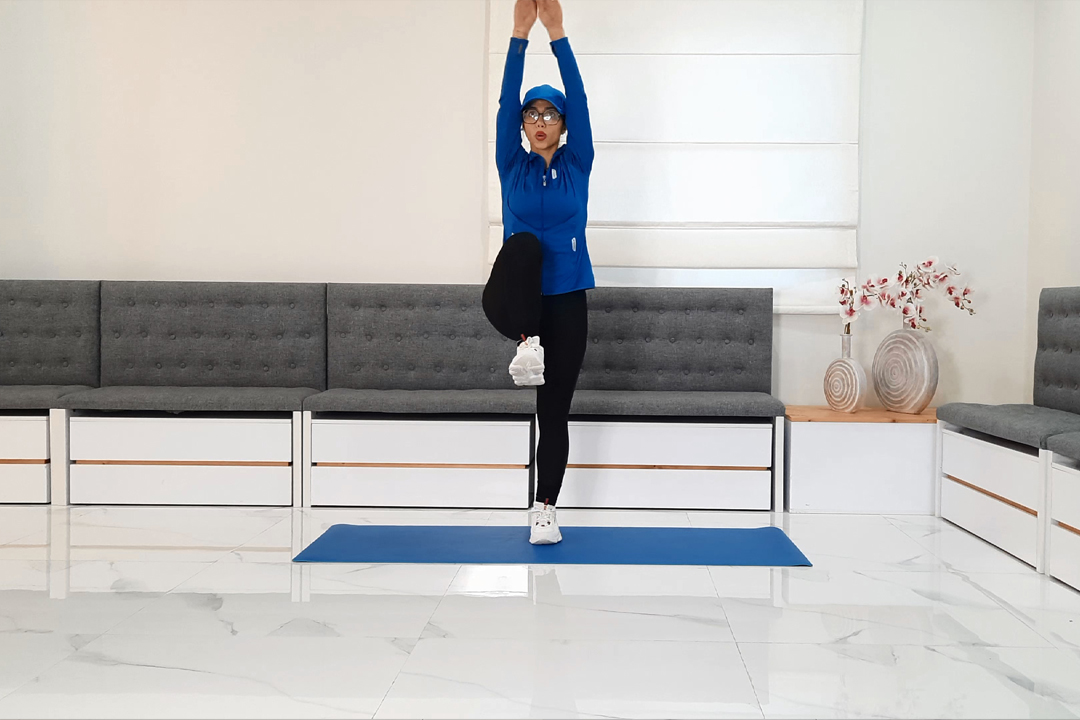 گام درجا زانو بالا پروانه