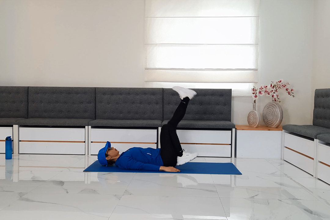 ضربه پاشنه به باسن خوابیده متناوب