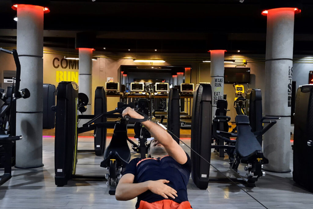 قفسه بالا سینه سیم کش تک میز شیب