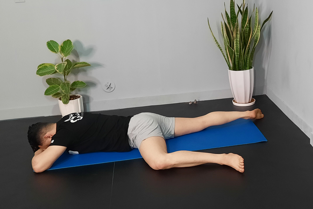 کشش خم کننده ران حالت نیمه قورباغه