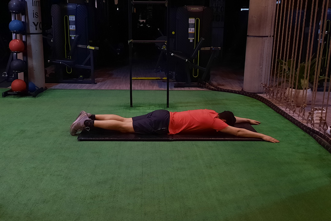 دست حالت Y با پشت کتف ایزومتریک دمر