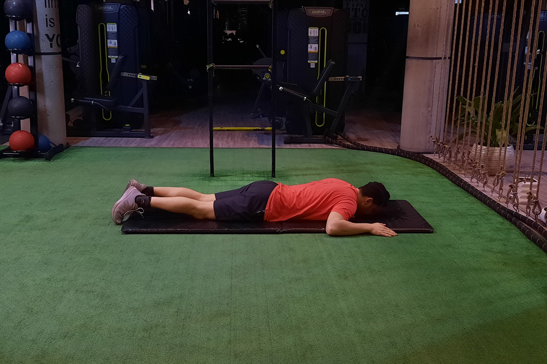 دست حالت W با پشت کتف ایزومتریک دمر