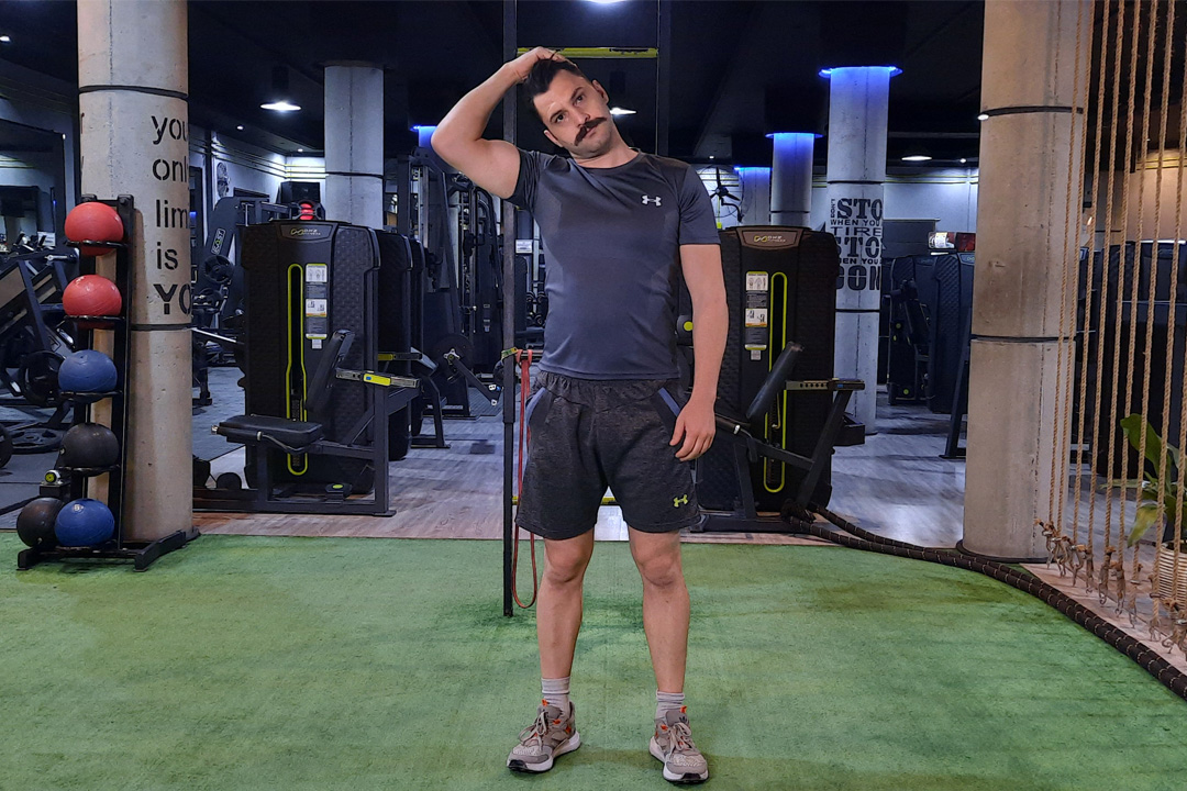 کشش عضلات جانبی گردن