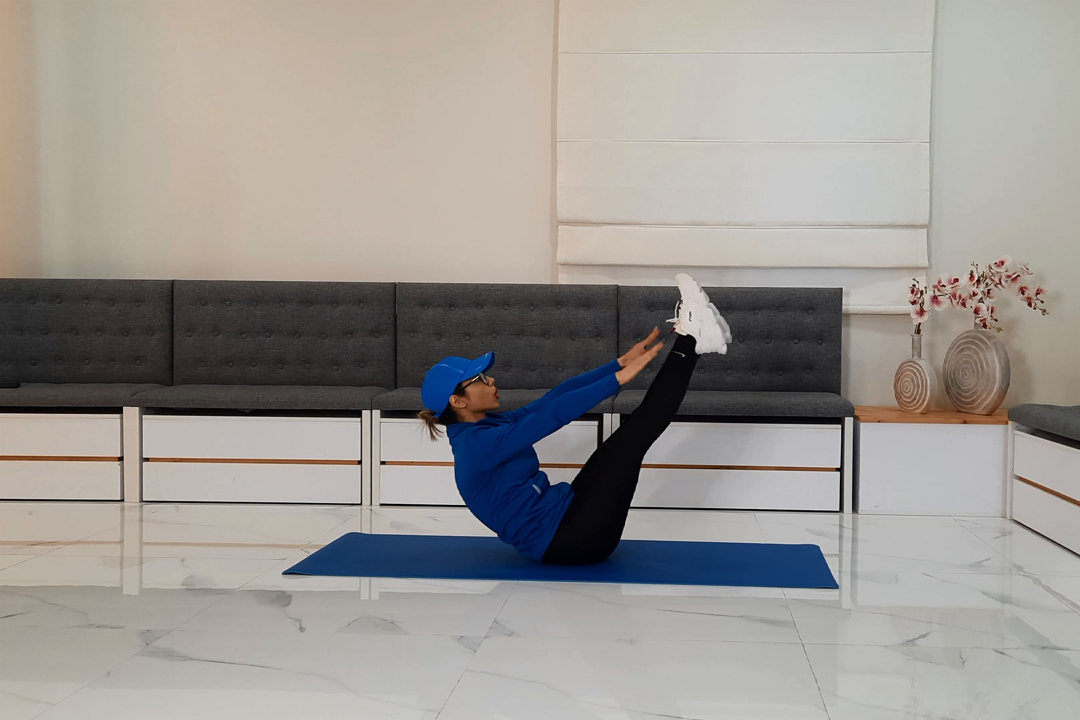 از حالت سوپرمن به شکم وی