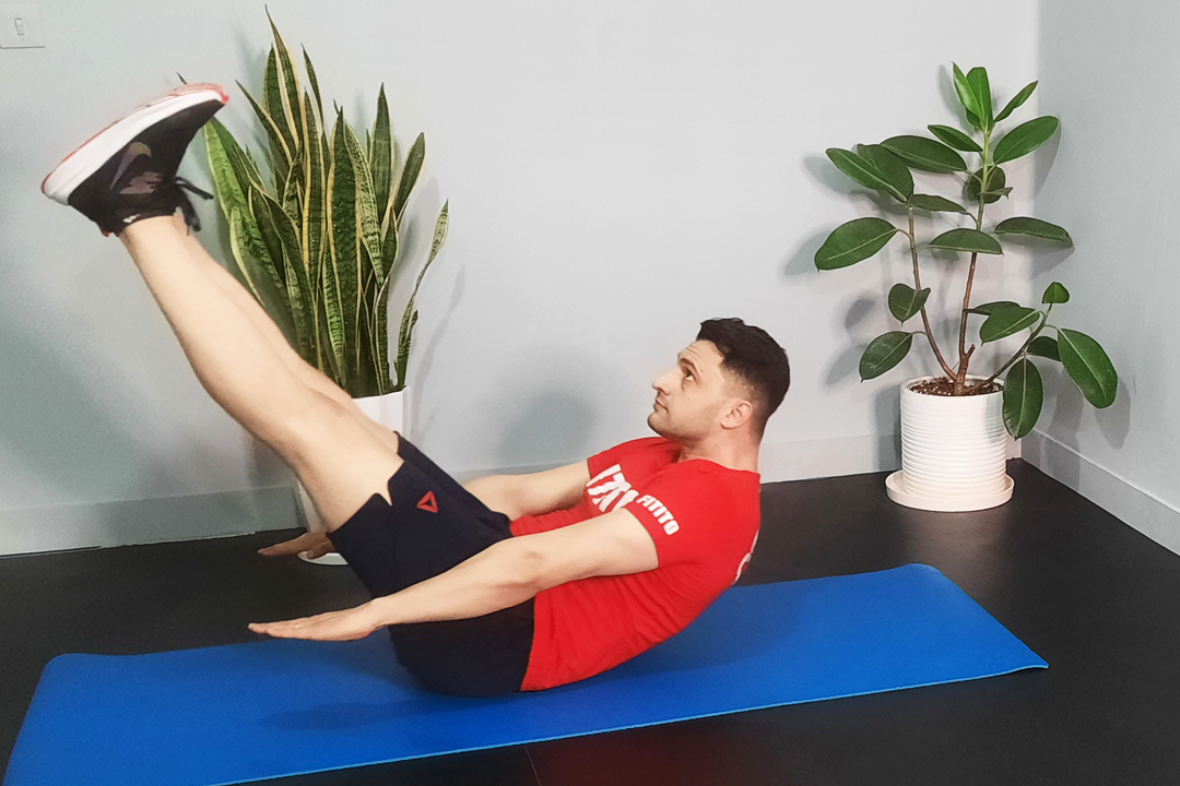 شکم کرانچ دست صاف کنار زانو پا ثابت