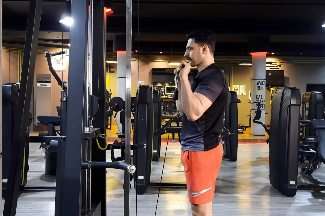 ساعد پشت سیم کش