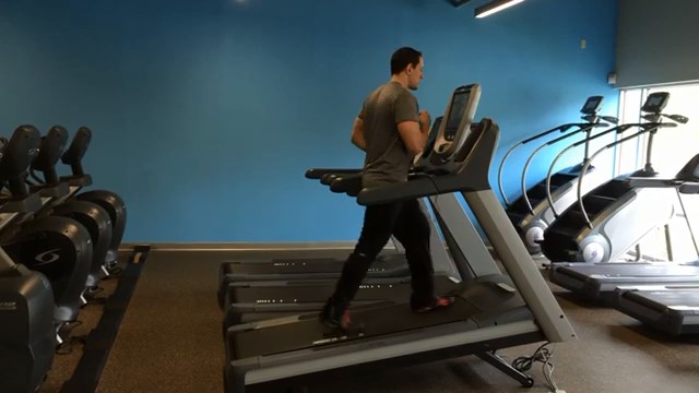 راه رفتن روی شیب تردمیل