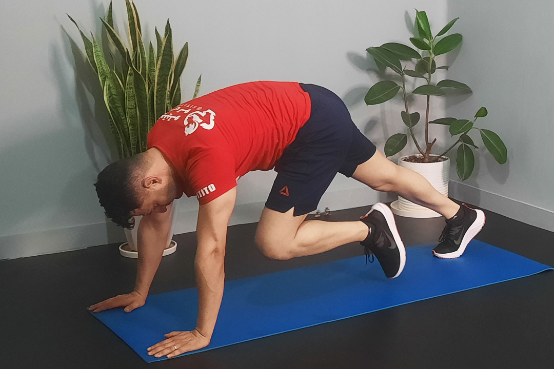 حالت شنا تک پا زانو جمع