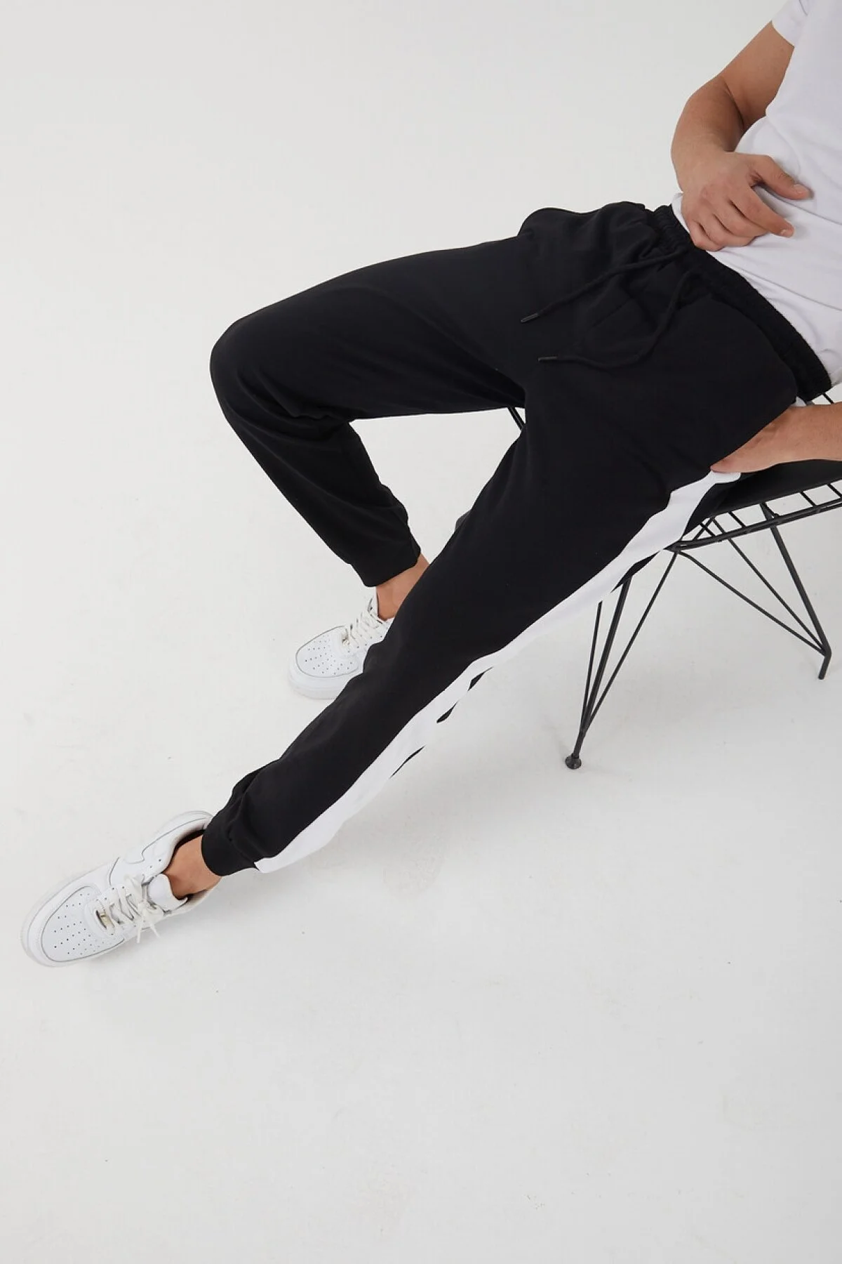 شلوار ورزشی مردانه با جیب و طراحی پنل کناری مدل Twenty3 - تصویر 3