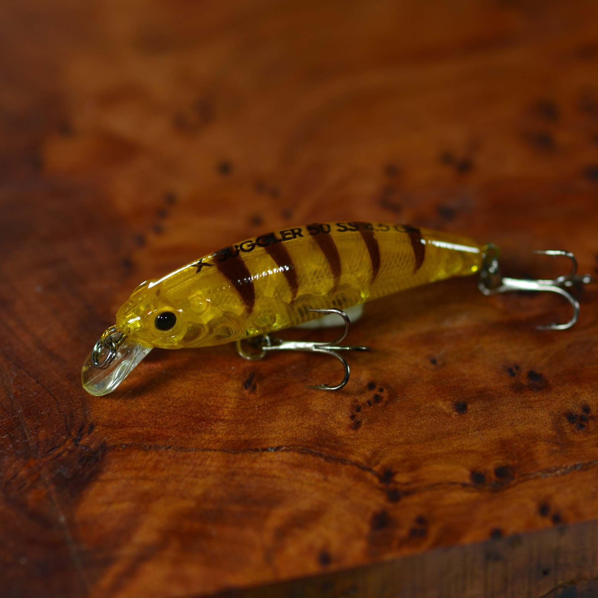 طعمه مصنوعی ALBASTAR مدل Saltatrix – طول ۵۰ میلی‌متر، نوع آهسته‌غرق‌شونده، رنگ عسلی (شبیه میگو)